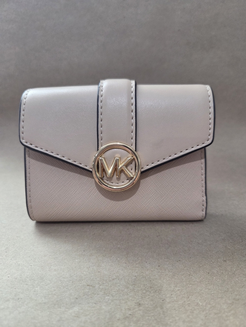 Michael Kors Carmen Lighy Pink Wallet